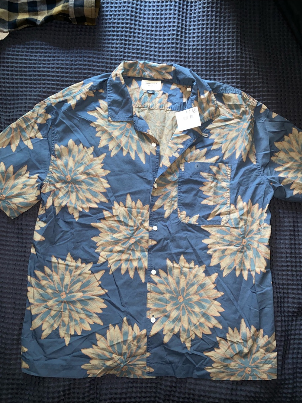 NWT American Eagle Blue Floral Short-Sleeve Shirt